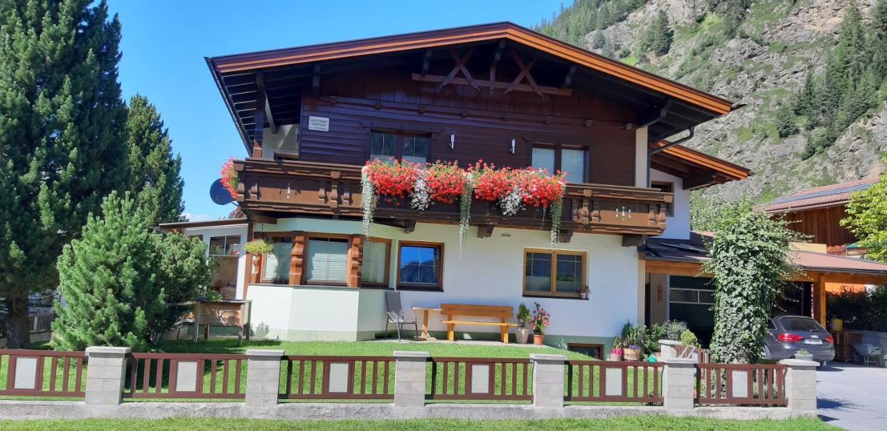 Haus Helene Prantl Apartment Längenfeld Екстериор снимка