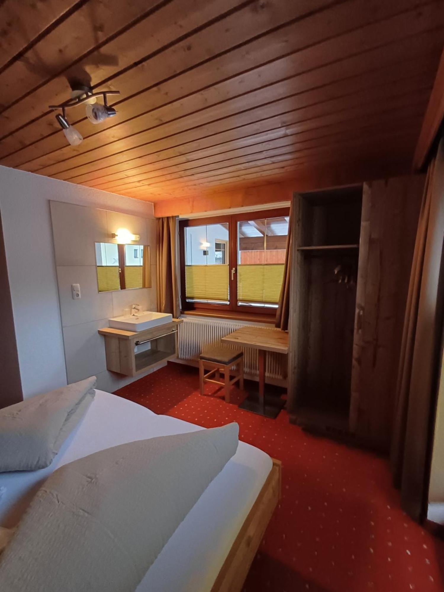 Haus Helene Prantl Apartment Längenfeld Екстериор снимка
