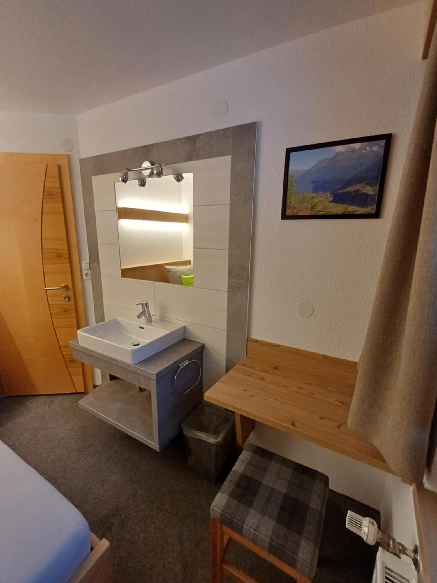 Haus Helene Prantl Apartment Längenfeld Екстериор снимка