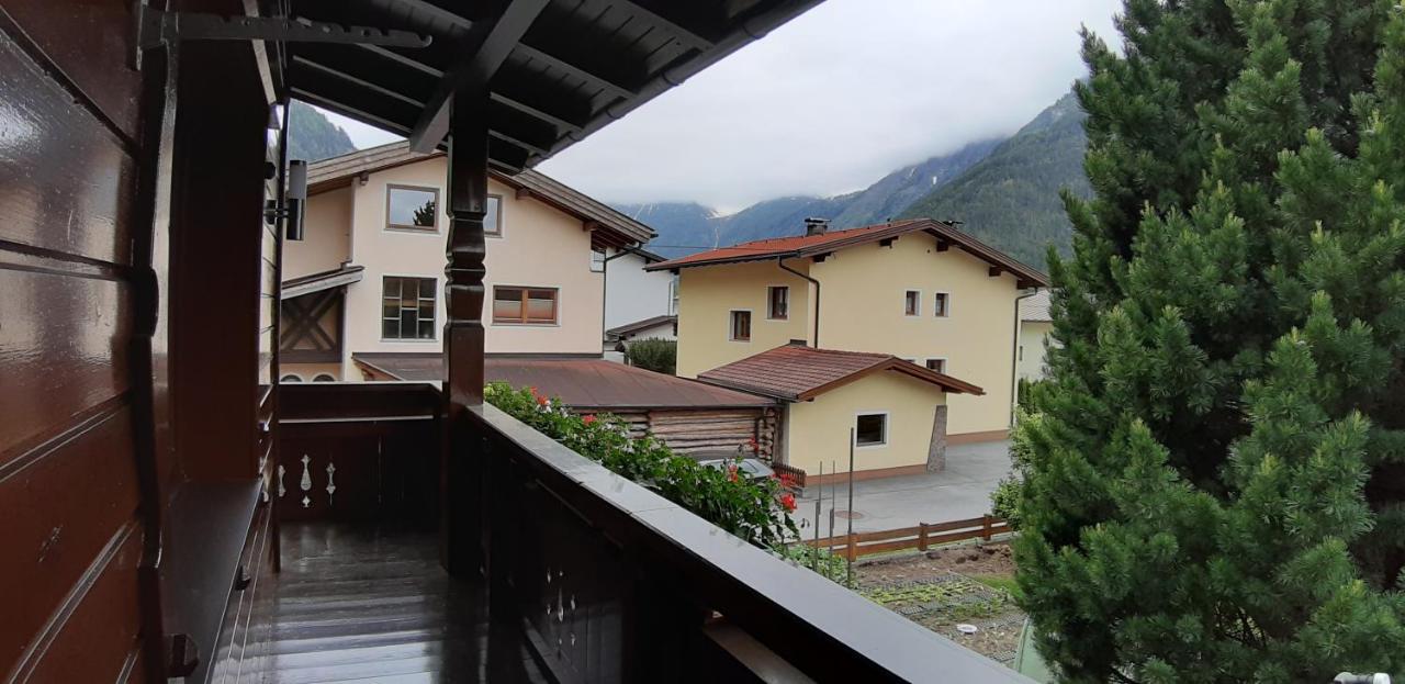 Haus Helene Prantl Apartment Längenfeld Екстериор снимка
